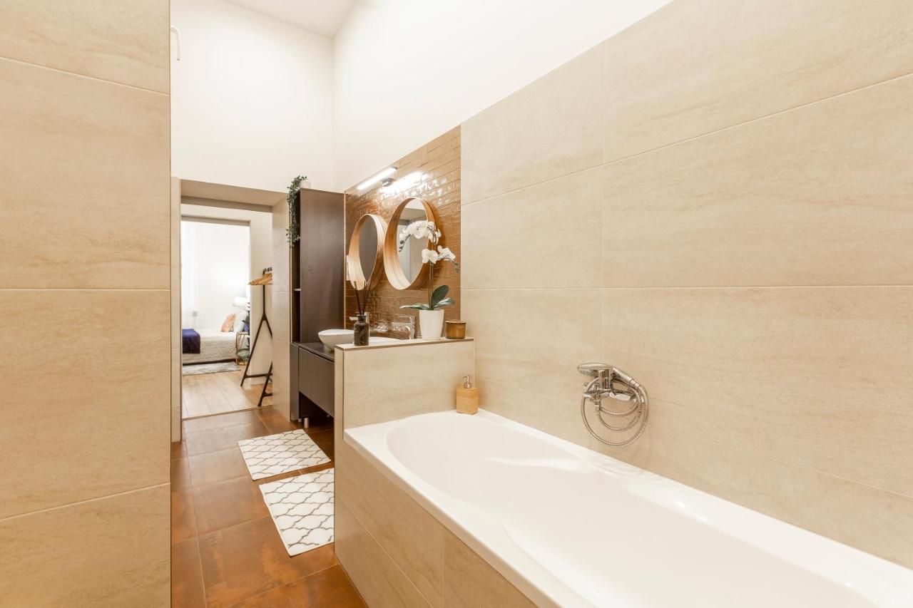 Stylish Luxury Apartment By Anna Budapest Exterior photo