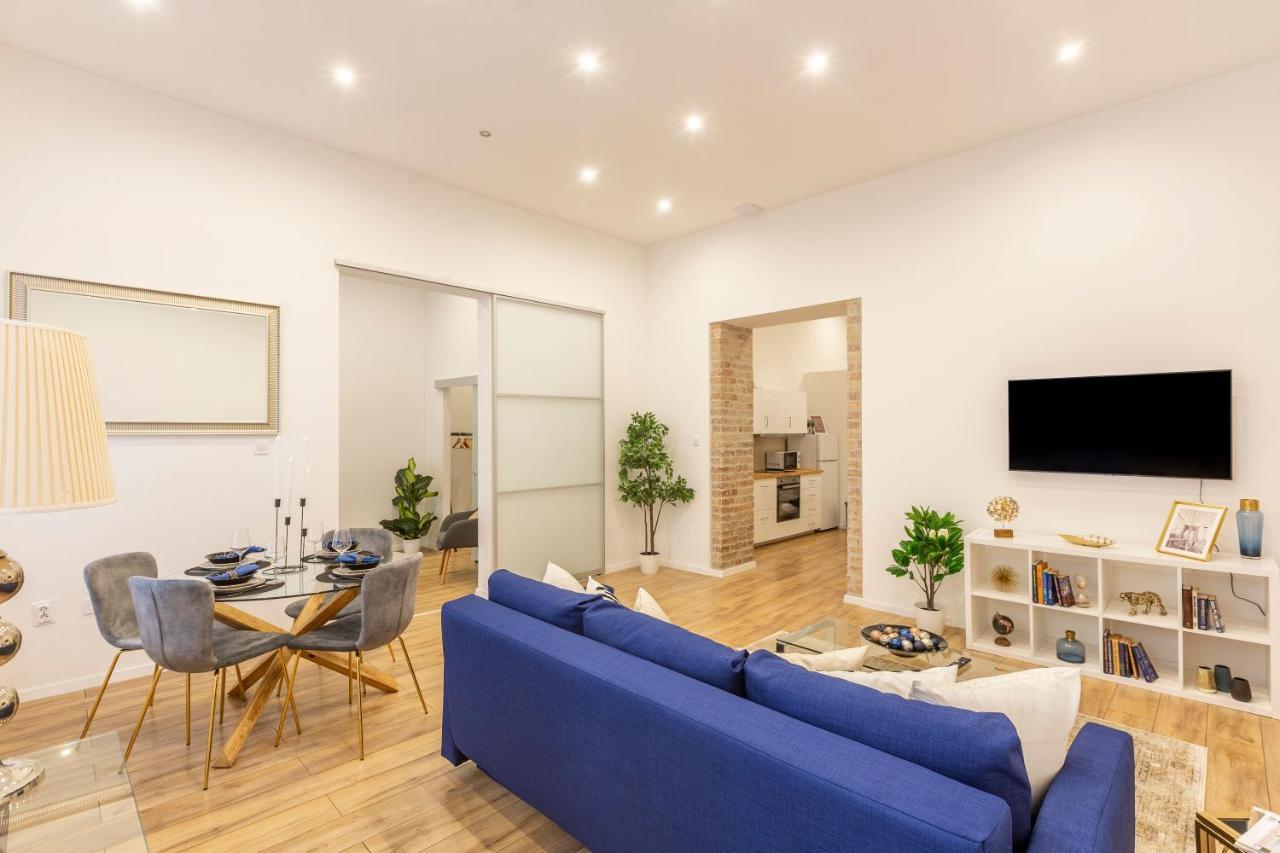 Stylish Luxury Apartment By Anna Budapest Exterior photo