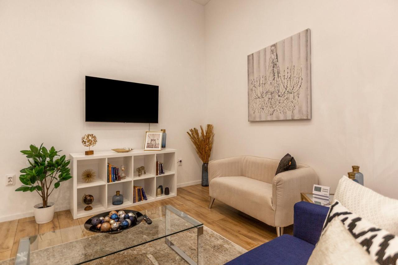 Stylish Luxury Apartment By Anna Budapest Exterior photo
