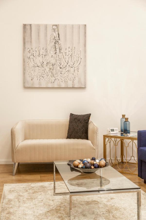 Stylish Luxury Apartment By Anna Budapest Exterior photo